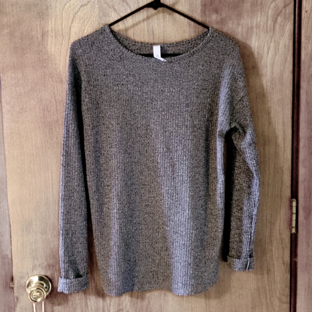 Women's Lightweight Crew Neck Ribbed Sweater.  Size M